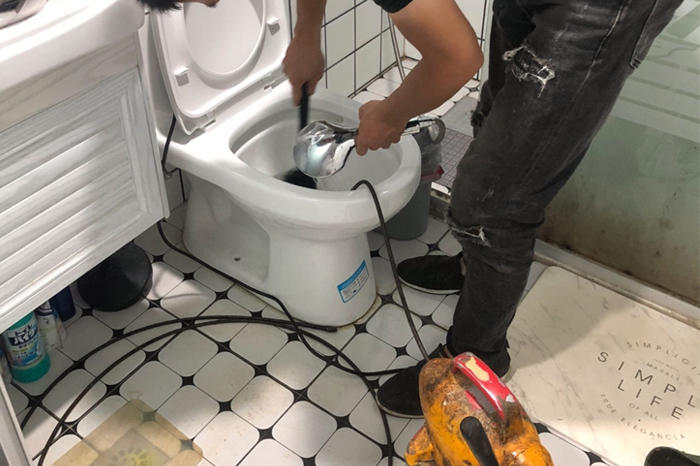 仙游马桶堵塞自己疏通还是找师傅？专业上门服务让你省时更省心